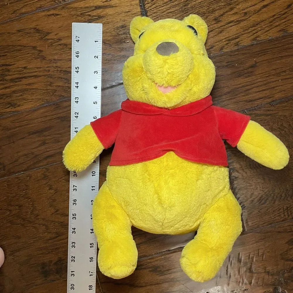 Winnie the Pooh 18 Inch Plush Disney Store Official In Excellent Condition‎